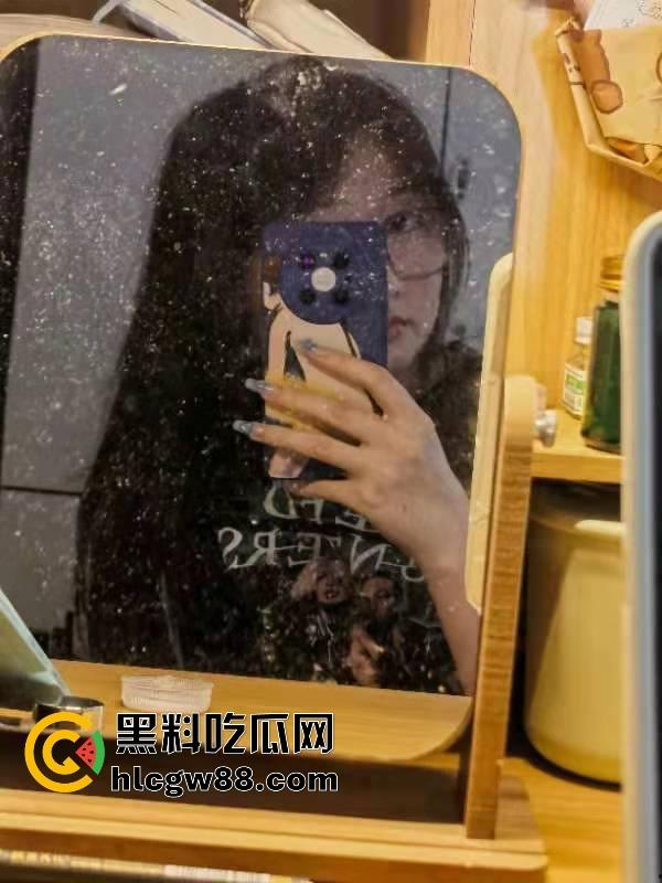 图书馆认识的学姐【宋怡】私下竟是骚浪母狗,背着男友开房放纵,被操到浪叫只求爽,不走心只走肾!-4