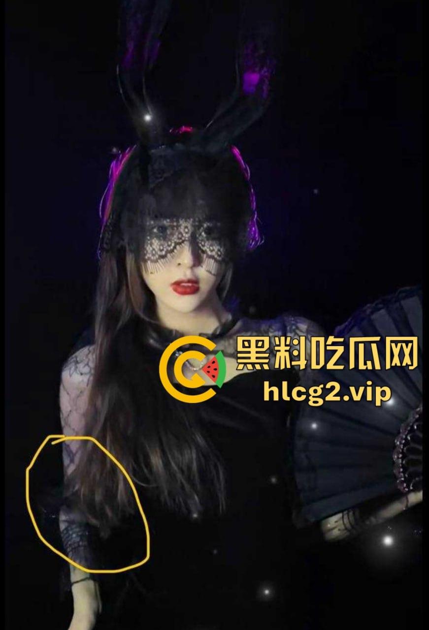 钰哥出轨『鲨鱼小志』视频曝光！百万粉丝女网红绿了『李雨泽』，网红媳妇连麦作证再掀热潮！-12