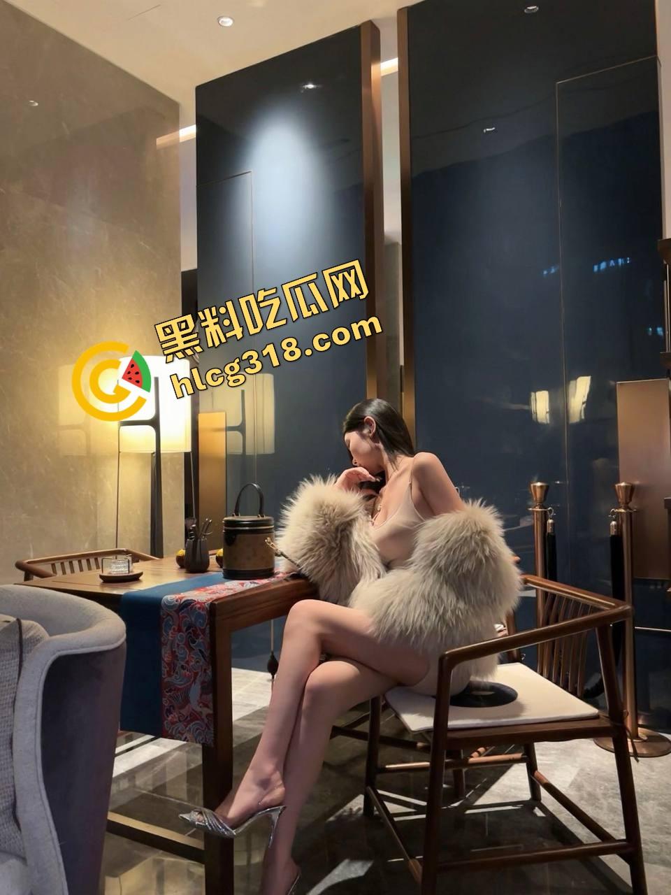 台妹无套内射口爆肛塞都会，牛奶袜一穿逼都骚出奶味，角色扮演玩到连自己是谁都忘了，天生就是被操的料！-10